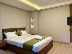 The Old Alley Hotel & Apartment