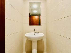 Modern Apartment standpoint near dubai opera