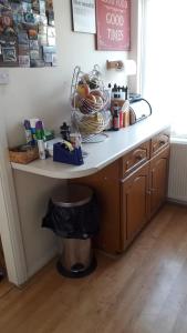 Cozy room with double bed 20 mins to City