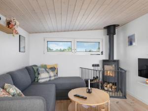 Holiday Home Folkhart - 10m from the sea by Interhome