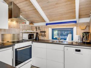 Holiday Home Rathulf - 700m from the sea by Interhome