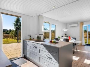 Holiday Home Sinikka - 900m from the sea by Interhome