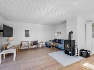 Holiday Home Sinikka - 900m from the sea by Interhome
