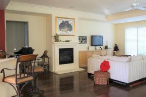 Four Seasons Stunner