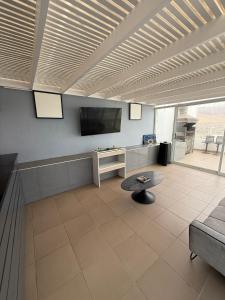 Exclusive Penthouse Rental in front of Playa Brava