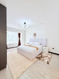 supreme luxury living three bedroom apartments with breathtaking amazing city views gym swimming pool fully equipped gym children playground and ample parking space and proximity to major shopping malls and gourmet restaurants