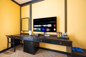 Lotus Home Cafe - Cable Car Station