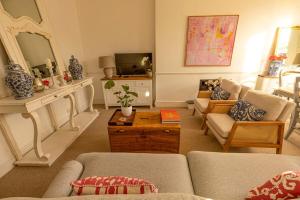 Great location in upmarket Kensington Olympia