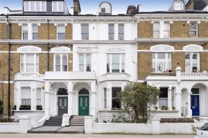 Great location in upmarket Kensington Olympia