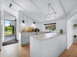 Holiday Home Tilda - 900m from the sea by Interhome