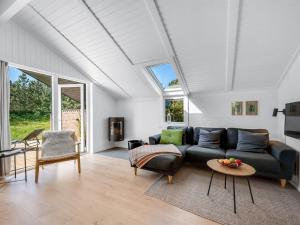 Holiday Home Tilda - 900m from the sea by Interhome