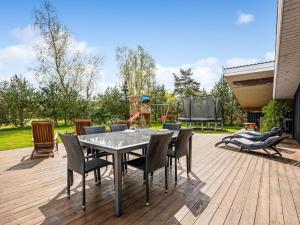 Holiday Home Helena - 700m from the sea by Interhome