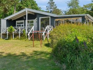 Holiday Home Marius - 30m from the sea by Interhome