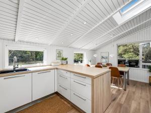 Holiday Home Eirik - 2-5km from the sea by Interhome