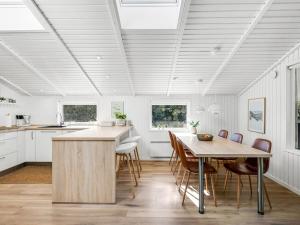 Holiday Home Eirik - 2-5km from the sea by Interhome