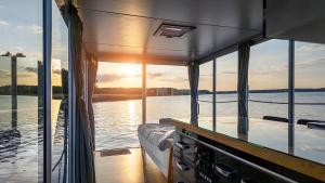 Houseboat Villa Marina- domek na wodzie