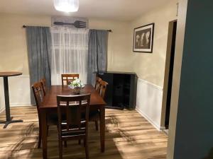 Spacious 4BR House minutes from Washington, DC
