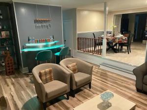 Spacious 4BR House minutes from Washington, DC