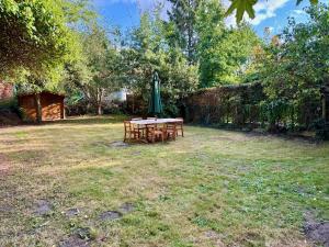 3BR Villa with Big Garden, Ping-Pong, Cinema, Bath