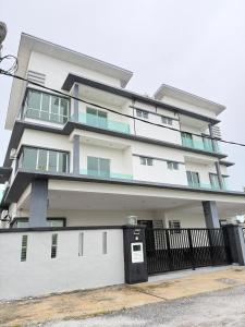 Sekinchan 2008 Homestay KaraokeBBQ 20pax 三层简约风名宿 - Ubytování bez kategorie ve městě Sekincan