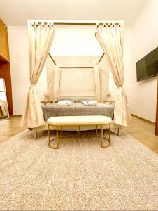 Pantheon Luxury Jacuzzi Apartment