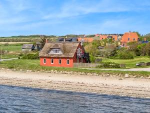 Holiday Home Edvardsine - 20m to the fjord by Interhome