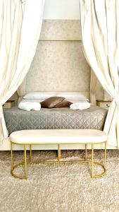 Pantheon Luxury Jacuzzi Apartment