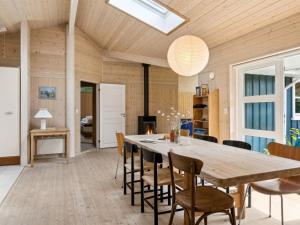 Holiday Home Launo - 1-1km to the fjord by Interhome