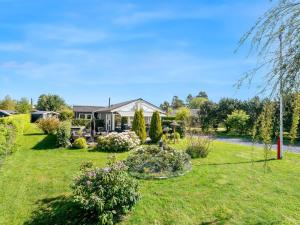 Holiday Home Stina - 600m from the sea by Interhome