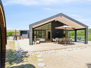 Holiday Home Lonneke - 450m from the sea by Interhome