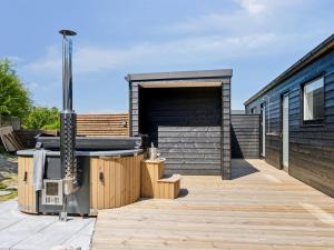 Holiday Home Lonneke - 450m from the sea by Interhome