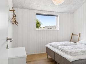 Holiday Home Lonneke - 450m from the sea by Interhome