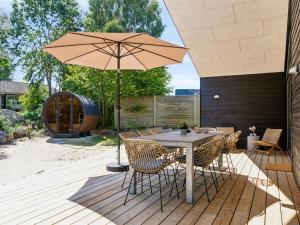 Holiday Home Lonneke - 450m from the sea by Interhome
