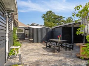 Holiday Home Antonie - 700m from the sea by Interhome