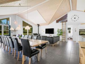 Holiday Home Ahto - 600m to the fjord by Interhome