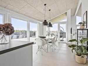 Holiday Home Frithbjorn - 900m from the sea by Interhome