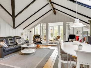 Holiday Home Magnus - 250m to the fjord by Interhome