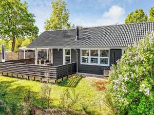 Holiday Home Terttu - 250m from the sea by Interhome