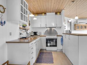 Holiday Home Terttu - 250m from the sea by Interhome
