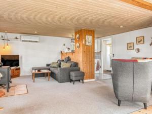 Holiday Home Yaris - from the sea by Interhome