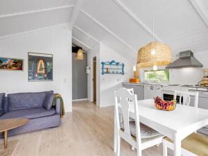 Holiday Home Nnykka - 125m from the sea by Interhome
