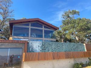 Chalet nas Nuvens with Infinity Pool