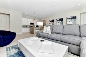 Modern Condo Near Disney With Resort & Waterpark Access - B32-138