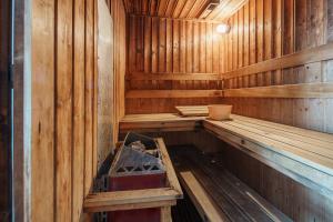 Quiet AsokeNana BTS Retreat w Skyline & GymPark