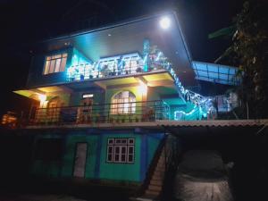 TINCHULEY PINE SHELTER homestay