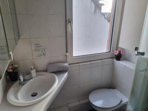 Komfortable Unterkunft mit 3 Schlafzimmern und guter Anbindung