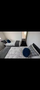 Spacious, Roundhay, LS8, Parking x 2, Sleeps 6