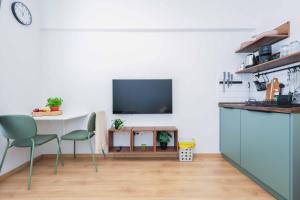 Cozy Apartment next to bus station with perfect city views