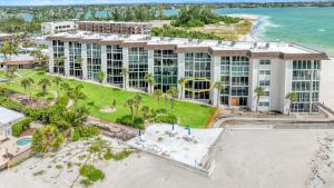 Lido Harbour South - Beachfront Condo with Heated Pool & Sunset Views