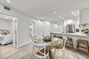 Lido Harbour South - Beachfront Condo with Heated Pool & Sunset Views